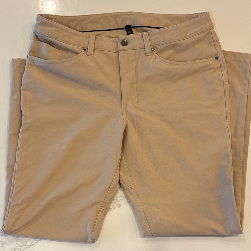 Lululemon ABC Utilitech Pants Men’s 32 Tan Khaki Slim Fit 5 Pocket Stretch